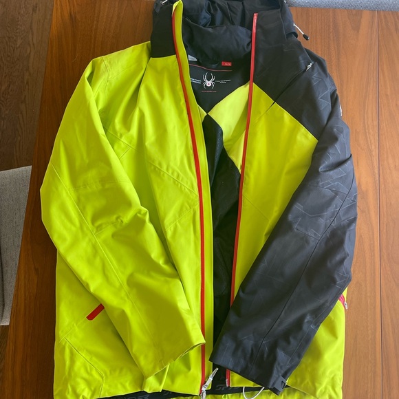 Spyder Other - Mens Spyder Insulated ski/snowboard jacket. Size XL.